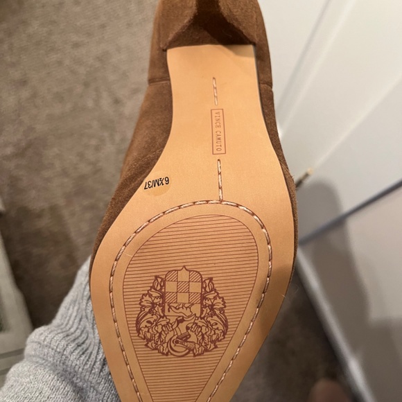 Vince Camuto suede boots - Picture 3 of 3